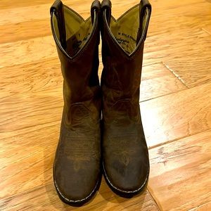 Youth, brown cowboy boots. 1Y